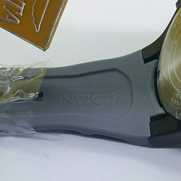I LEFT IN STOCK ,(FIRM) RARE INVICTA Swiss watch - Picture 2 of 8